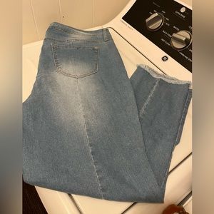 Hydraulic Skinny Jeans w/ Rough Hem